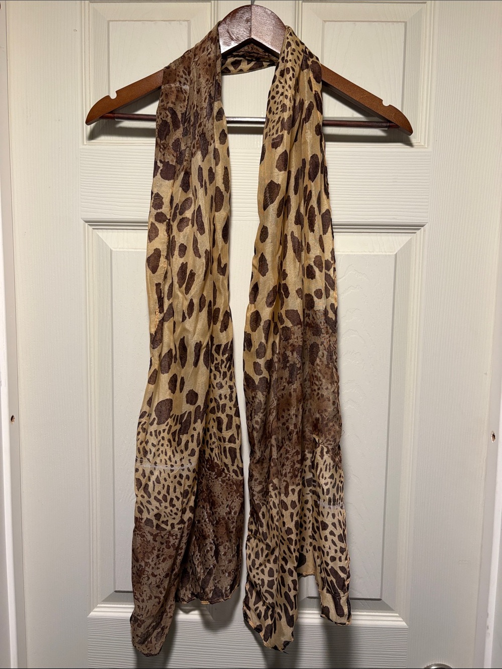 Lightweight Leopard Print Scarf - Brown